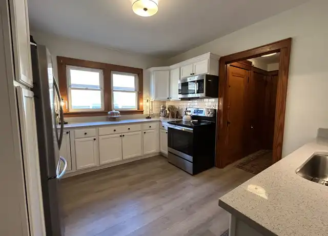 Property at 2021 E Marion St #2019, Milwaukee, WI, 53211, 3 beds, 1 bath, [object Object]