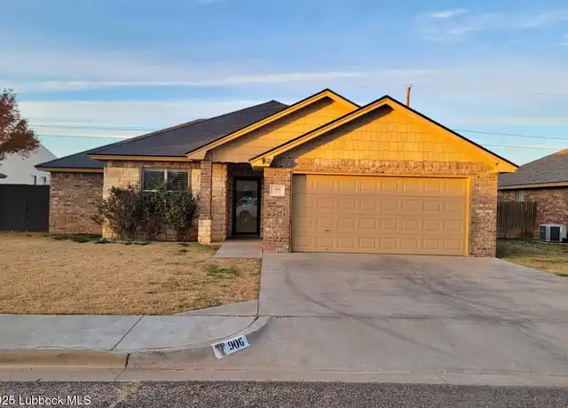 Property at 906 11th St, Wolfforth, TX, 79382, 3 beds, 2 baths, [object Object]