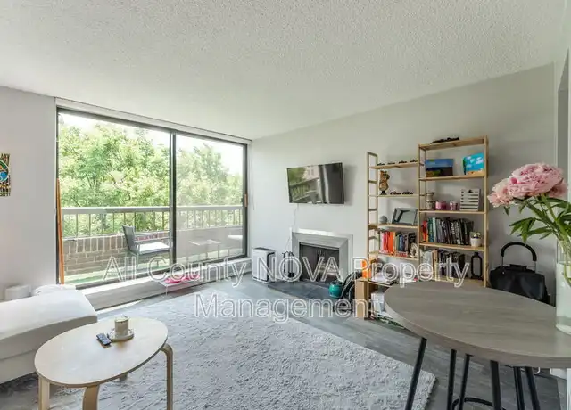 Property at 1700 17th St NW #607, Washington, DC, 20009, 1 bed, 1 bath, [object Object]