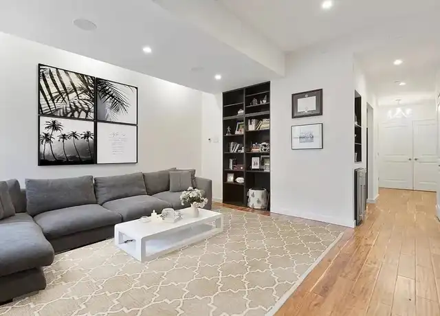 Property at 88 Greenwich St Unit 11-33, New York, NY, 10006, 3 beds, 1 bath, [object Object]