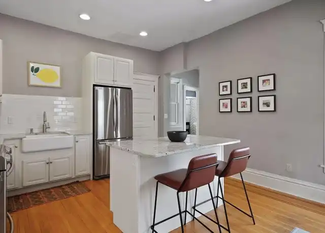 Property at 415 6th St SE Unit 1, Minneapolis, MN, 55414, 4 beds, 2 baths, [object Object]