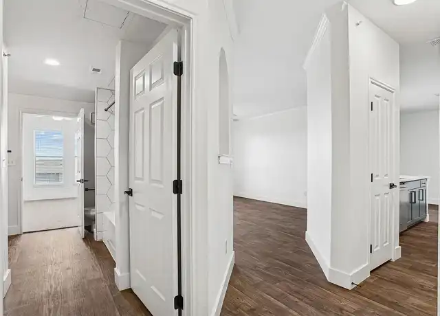 Property at Lauren - 7301 Oakmont Blvd, Fort Worth, TX, 76132, 1-3 bed, 1-2.5 bath, [object Object]