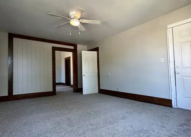 Property at 637 E 15th St Unit 3, Davenport, IA, 52803, 2 beds, 1 bath, [object Object]