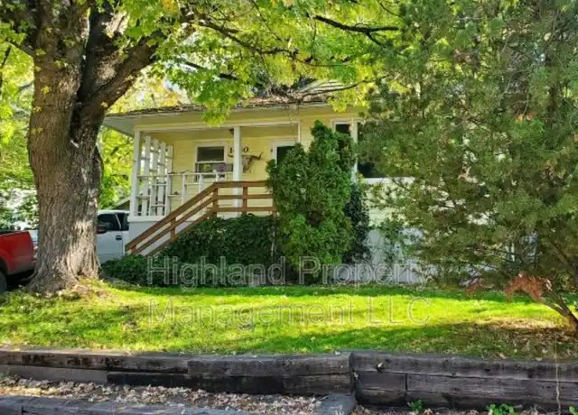 Property at 1030 NE Alfred Ln, Pullman, WA, 99163, 6 beds, 2 baths, [object Object]