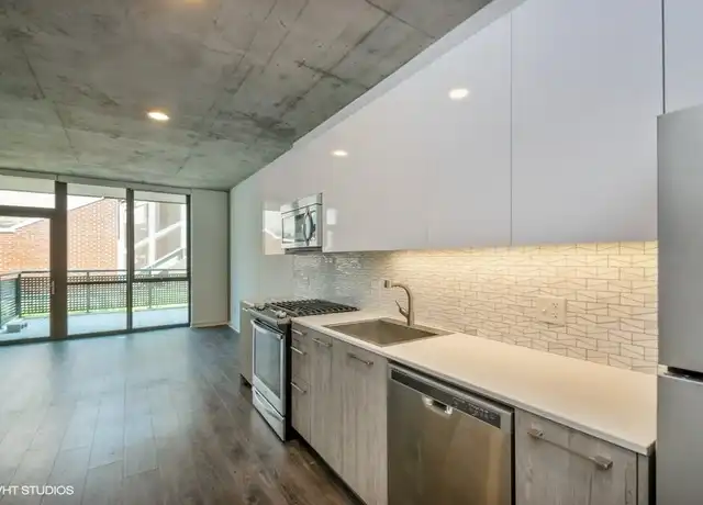 Property at 1714 W Roscoe St Unit 302, Chicago, IL, 60657, 1 bed, 1 bath, [object Object]