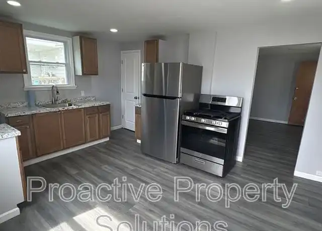 Property at 461 Madison St Unit 461 1/2, Wilkes-Barre, PA, 18705, 2 beds, 1 bath, [object Object]