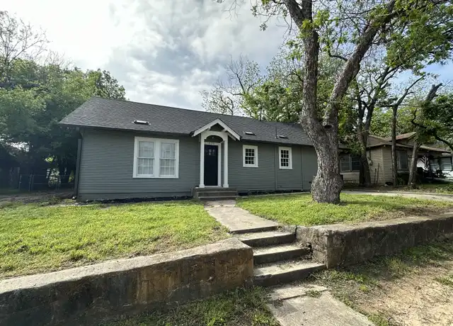 Property at 1030 W Green St, Stephenville, TX, 76401, 4 beds, 2 baths, [object Object]
