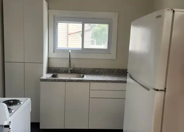 Property at 220 Penn Blvd Unit 2, Lansdowne, PA, 19050, 1 bed, 1 bath, [object Object]