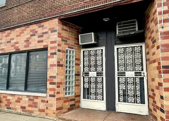 Property at 3072 E 79th St Unit 2, Chicago, IL, 60649, 2 beds, 1 bath, [object Object]