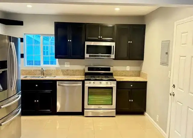 Property at 5010 3rd Ave, Los Angeles, CA, 90043, 2 beds, 1 bath, [object Object]
