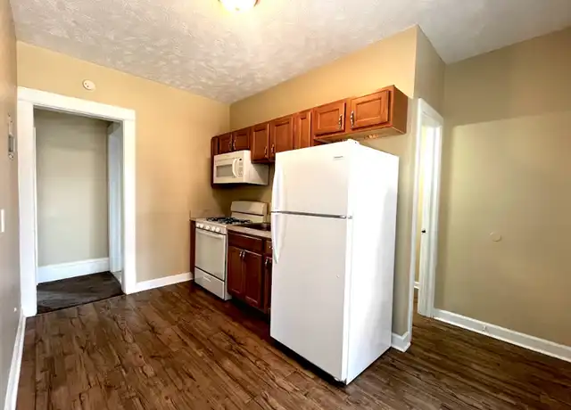 Property at 2050 E 125th St Unit 04, Cleveland, OH, 44106, 2 beds, 1 bath, [object Object]