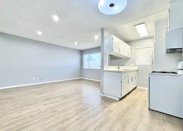 Property at 12311 Burbank Blvd Unit 32, Valley Village, CA, 91607, 1 bed, 1 bath, [object Object]