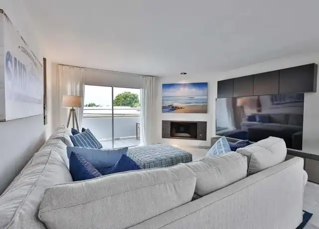 Property at 942 D Ave Unit B, Coronado, CA, 92118, 2 beds, 2.5 baths, [object Object]