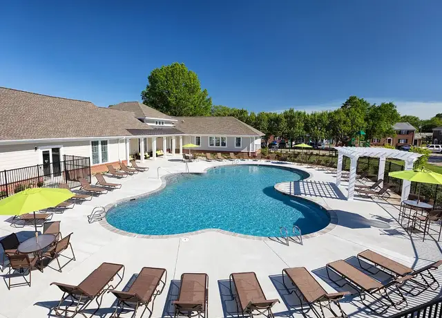 Photo of 5109 Goldsboro Dr, Hampton, VA 23605