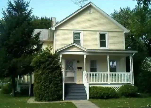 Property at 30 W Elizabeth St, Skaneateles, NY, 13152, 2 beds, 1 bath, [object Object]