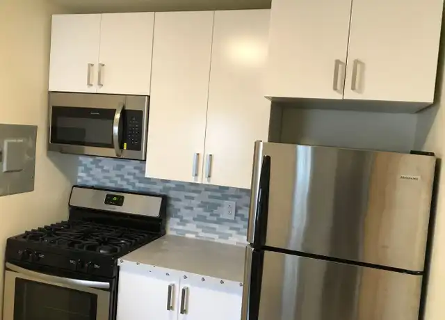 Property at 512 E 8th Ave Fl 2 Front, Munhall, PA, 15120, 1 bed, 1 bath, [object Object]
