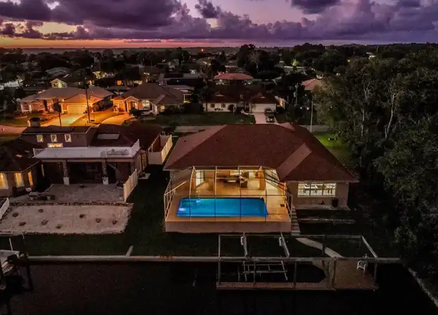 Property at 5 Crossgate Ct W, Palm Coast, FL, 32137, 4 beds, 2.5 baths, [object Object]