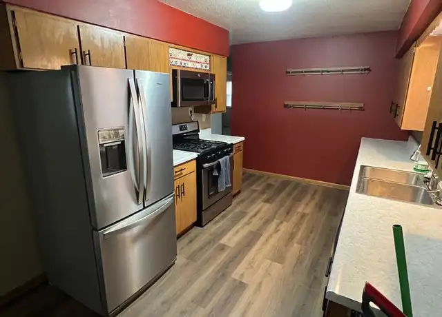 Property at 1400 E 12th St, Sioux Falls, SD, 57103, 2 beds, 1 bath, [object Object]