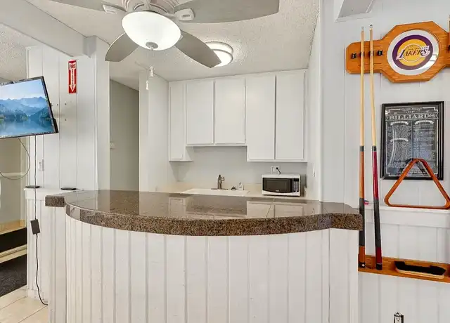Property at Beachbrook Village - 420 S Catalina Ave, Redondo Beach, CA, 90277, 1 bed, 1 bath, [object Object]