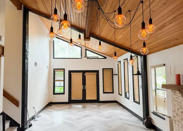 Property at 205 S Lake Dr, Clearwater, FL, 33755, 4 beds, 2 baths, [object Object]