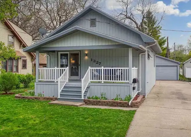 Property at 1327 W Rogers Ave, Appleton, WI, 54914, 2 beds, 2 baths, [object Object]