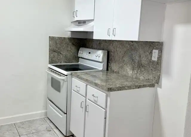 Property at 2745 W Okeechobee Rd Unit 52, Hialeah, FL, 33010, 2 beds, 1 bath, [object Object]
