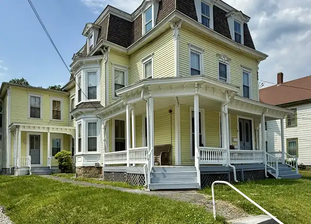 Property at 117 Bridge St Unit 1, Willimantic, CT, 06226, 3 beds, 1 bath, [object Object]