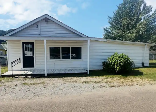 Property at 3216 E 51st St, Rossville, GA, 30741, 1 bed, 1 bath, [object Object]