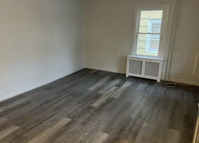 Property at 50 W Washington Ave Unit 50, Stamford, CT, 06902, 3 beds, 1 bath, [object Object]