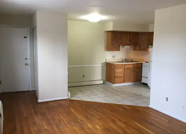 Property at 676 Riverview Dr Unit C-3, Columbus, OH, 43202, 1 bed, 1 bath, [object Object]