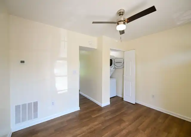 Property at 7 W 2nd St Unit 2, The Plains, OH, 45780, 2 beds, 1 bath, [object Object]