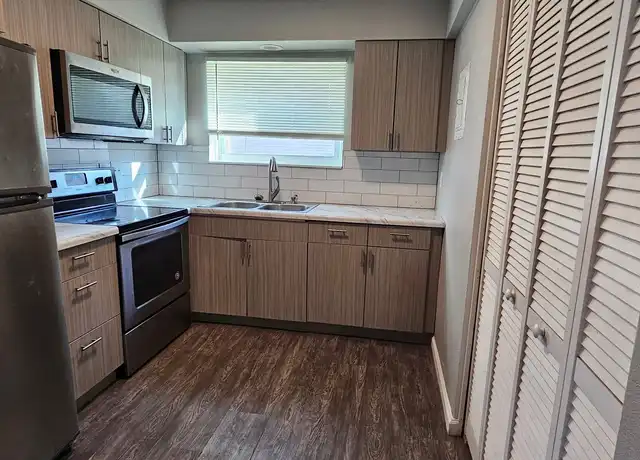 Property at 2739 W 72nd St Unit 1, Davenport, IA, 52806, 2 beds, 1 bath, [object Object]