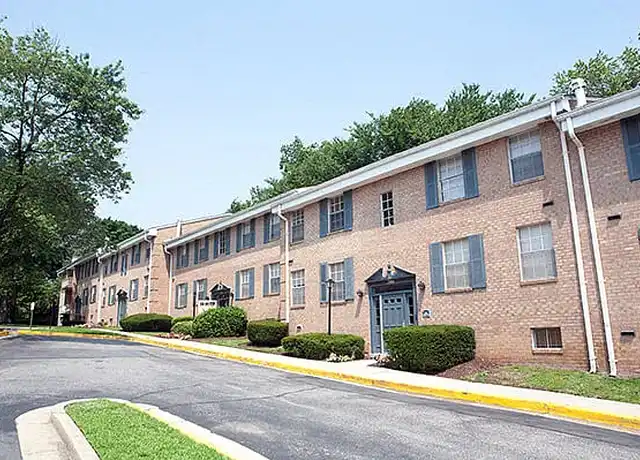 Property at Finian's Court Apartments - 7742 Finns Ln, Lanham, MD, 20706, 1-2 bed, 1 bath, [object Object]