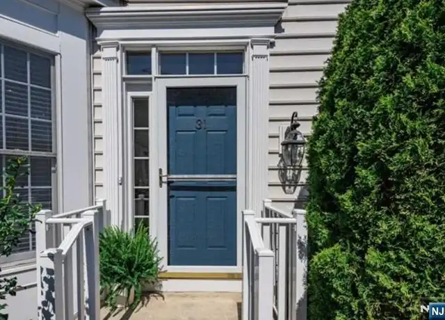 Property at 31 Mulberry Ct, Paramus, NJ, 07652, 3 beds, 4.5 baths, [object Object]