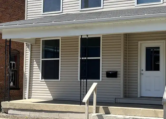 Property at 32 N Washington St, Millersburg, OH, 44654, 1 bed, 1 bath, [object Object]
