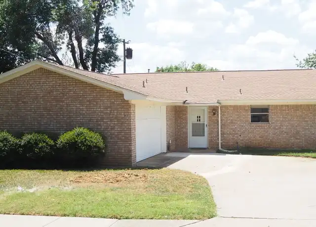 Property at 1914 Westwood Dr, Denton, TX, 76205, 3 beds, 2 baths, [object Object]
