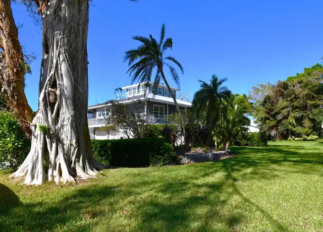 Property at 7676 Westmoreland Dr, Sarasota, FL, 34243, 3 beds, 2 baths, [object Object]