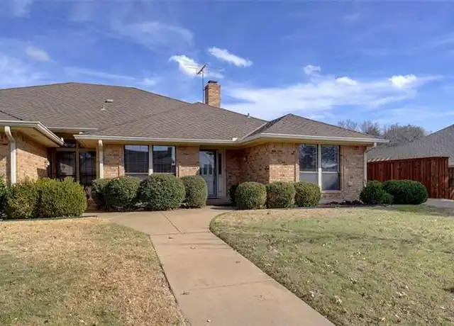 Property at 5207 Ledgestone Dr, Fort Worth, TX, 76132, 2 beds, 2 baths, [object Object]