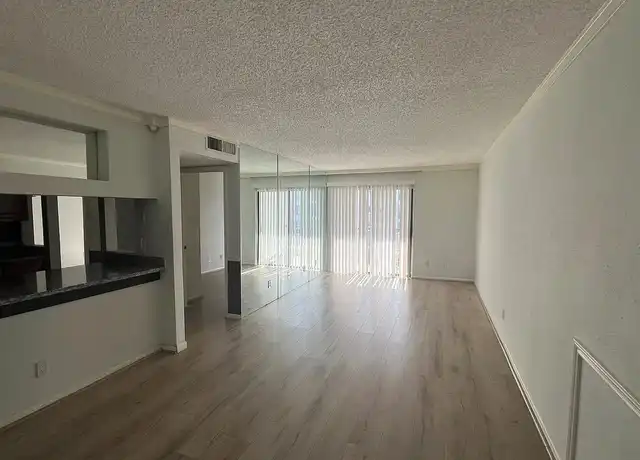 Property at 2830 S Bartell Dr #27, Houston, TX, 77054, 2 beds, 1 bath, [object Object]
