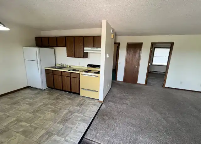 Property at 970 W Hamilton Ave Unit 6, Eau Claire, WI, 54701, 2 beds, 1 bath, [object Object]