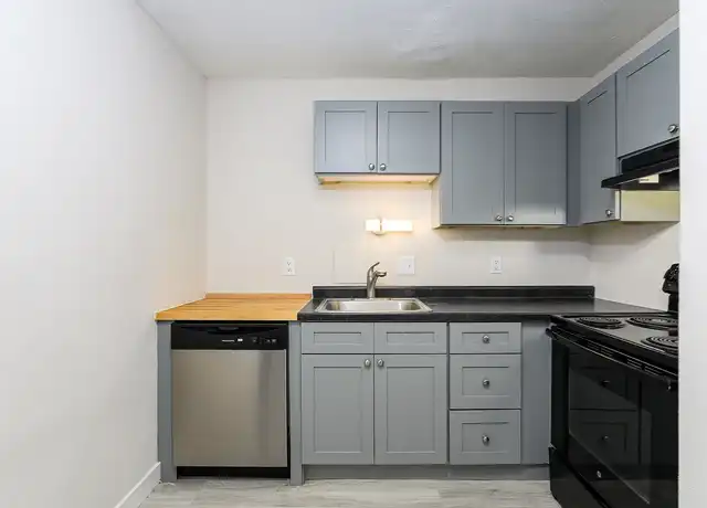 Property at Oak Park Apartments - 7912 Olde English Rd, St. Louis, MO, 63123, 1 bed, 1 bath, [object Object]