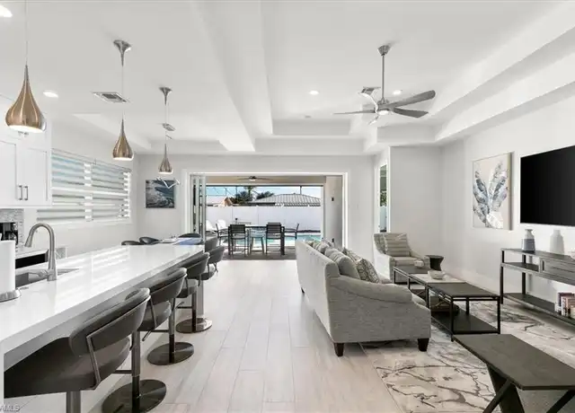 Property at 734 109th Ave N, Naples, FL, 34108, 5 beds, 3 baths, [object Object]