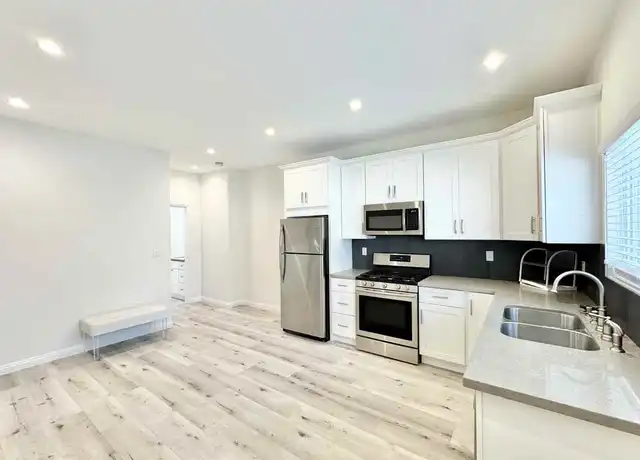Property at 420 S Citrus Ave Unit 420, Los Angeles, CA, 90036, 1 bed, 1 bath, [object Object]