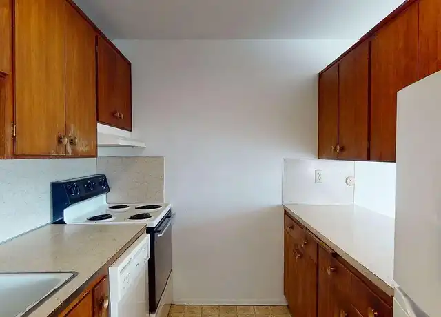 Property at Contemporary House - 10311 Des Moines Memorial Dr S, Seattle, WA, 98168, 2-3 beds, 1-2 bath, Contact for Price