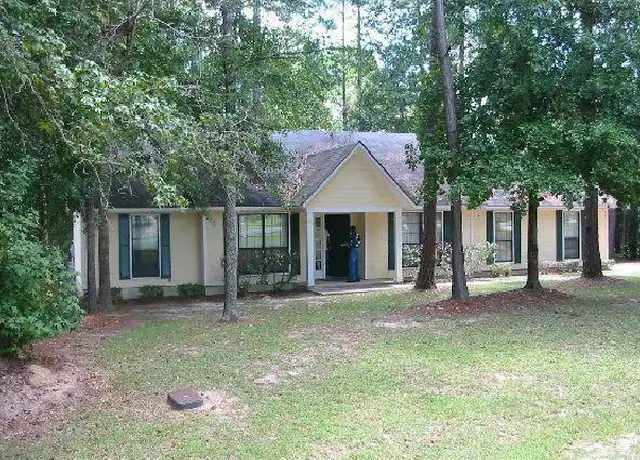 Property at 2301 Gornto Rd, Valdosta, GA, 31602, 3 beds, 2 baths, [object Object]