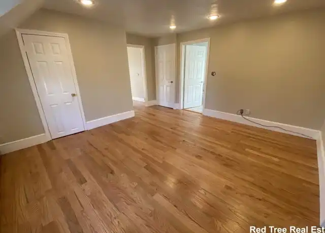 Property at 335 Baker St, West Roxbury, MA, 02132, 2 beds, 1 bath, [object Object]