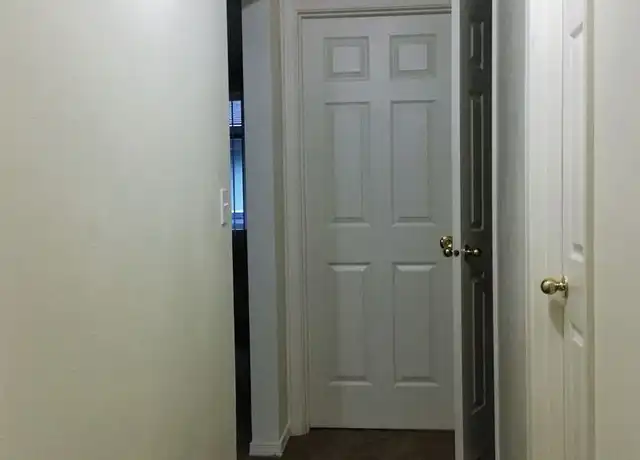Property at 618 SE 187th Ave Unit 101, Portland, OR, 97233, 2 beds, 1 bath, [object Object]