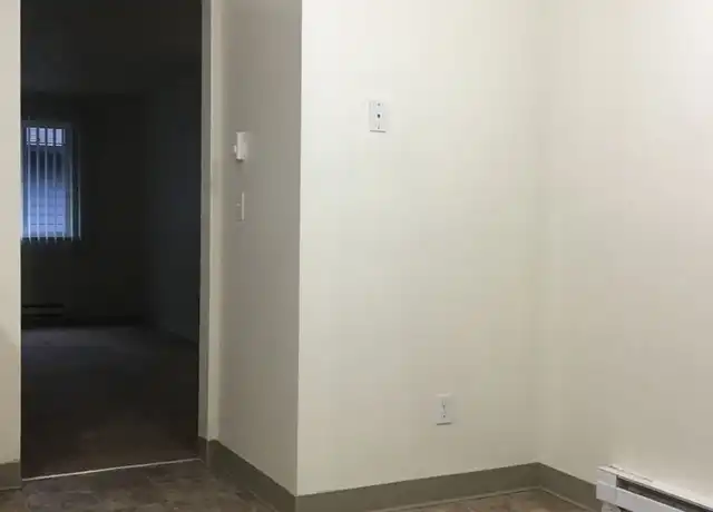 Property at 618 SE 187th Ave Unit 101, Portland, OR, 97233, 2 beds, 1 bath, [object Object]