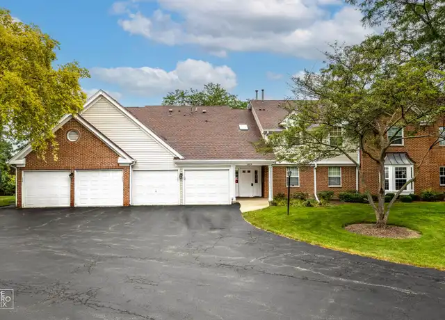 Property at 2814 Meadow Ln, Schaumburg, IL, 60193, 2 beds, 1 bath, [object Object]
