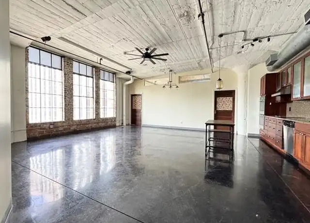 Property at 1122 Jackson St #913, Dallas, TX, 75202, 2 beds, 1 bath, [object Object]